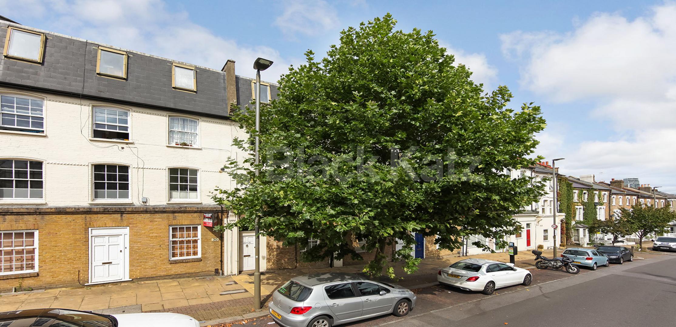 			LET , 4 Bedroom, 1 bath, 1 reception Apartment			 Merton Road, East Putney/Wandsworth Town